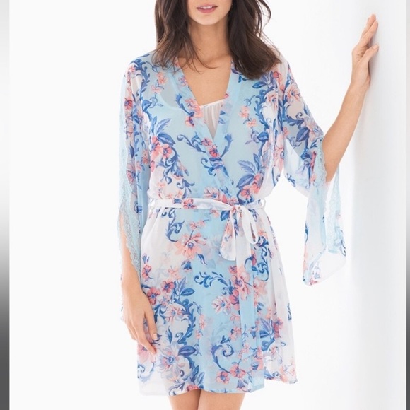 NWOT In Bloom by Jonquil Porcelain Rose Wrap Kimono Robe - Picture 2 of 9